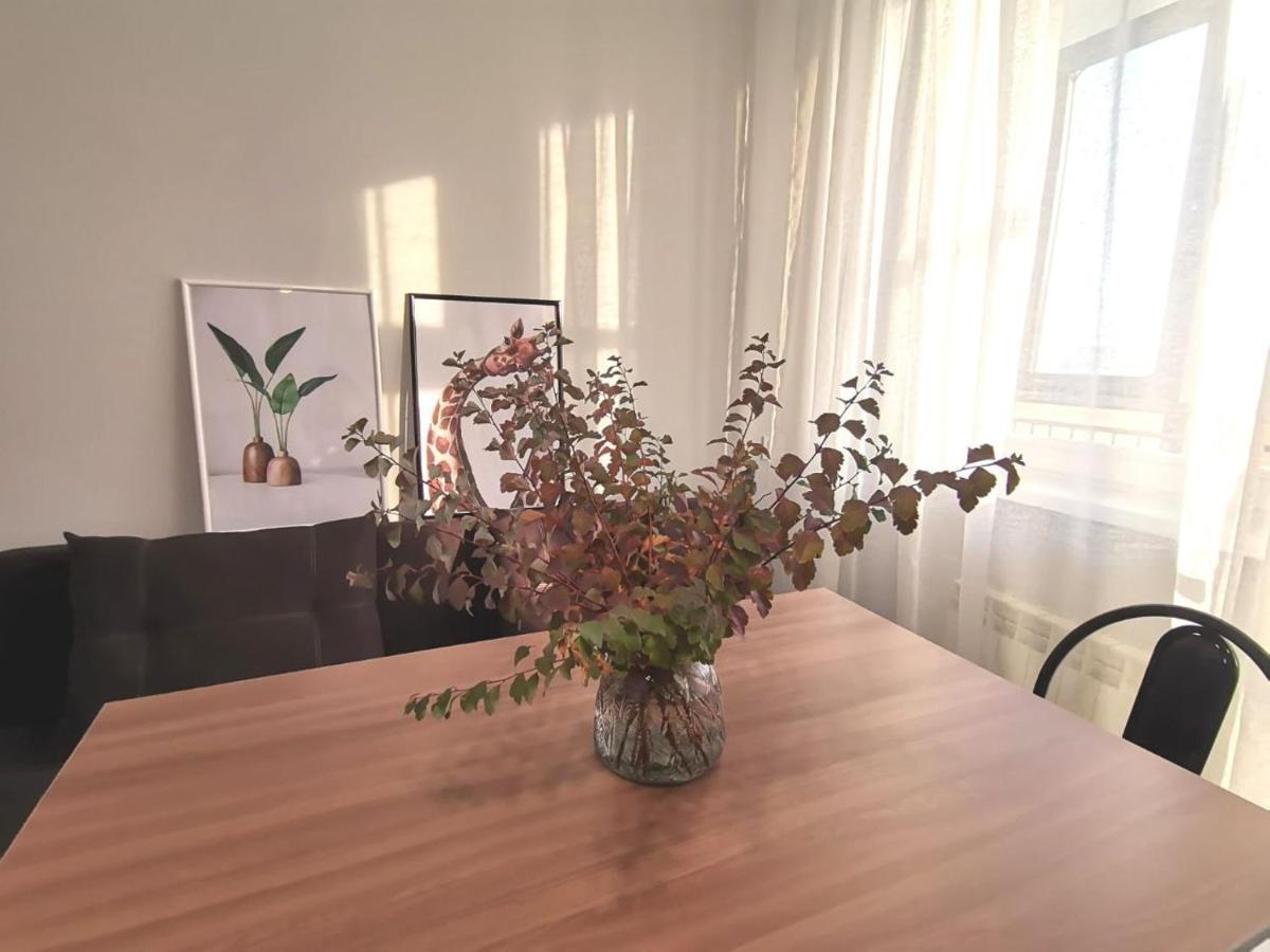 Сканди-Однушка На Пирамиде Promyshlennyy Esterno foto